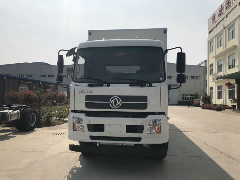 天錦8.6米(14.8噸)氣體廂式車 天錦8.6米(14.8噸)氣體廂式車