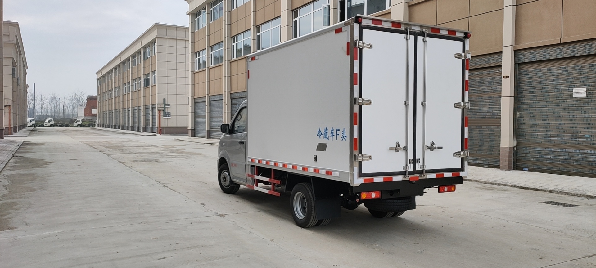 國六 東風小霸王3.15米后雙輪冷藏車 國六 東風小霸王3.15米后雙輪冷藏車