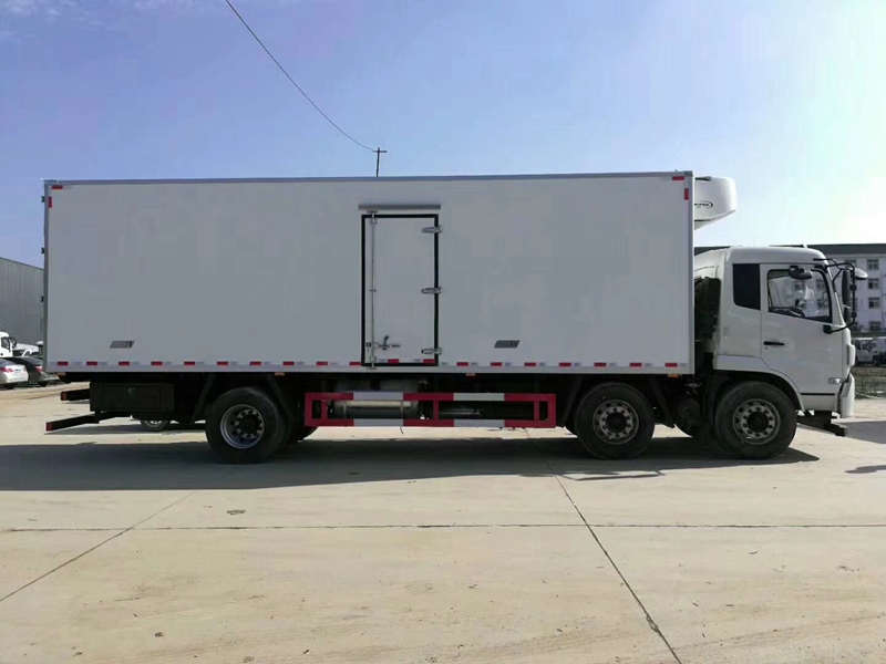 東風(fēng)天錦VR小三軸冷藏車 東風(fēng)天錦VR小三軸冷藏車