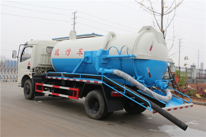 東風多利卡5方吸污車 東風多利卡5方吸污車