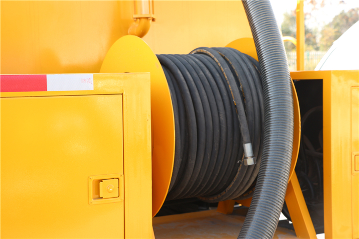 東風(fēng)多利卡9方清洗吸污車 東風(fēng)多利卡9方清洗吸污車