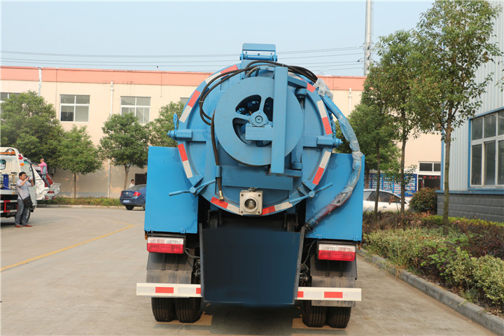 東風多利卡3方吸污車 東風多利卡3方吸污車