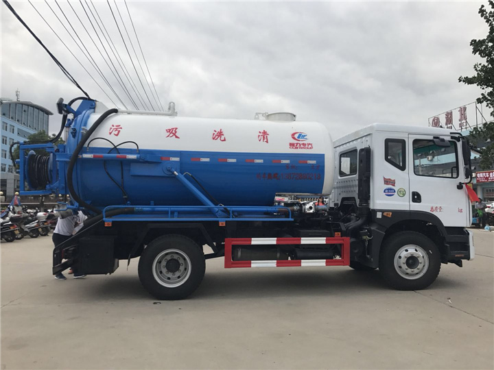 東風大多利卡D9吸污車 東風大多利卡D9吸污車