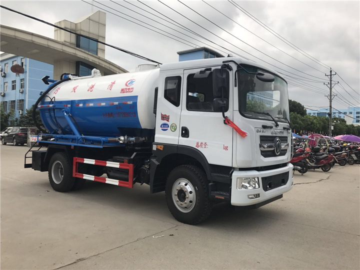 東風大多利卡D9吸污車 東風大多利卡D9吸污車