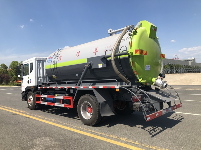 國六東風D913.2方吸污車 國六東風D913.2方吸污車