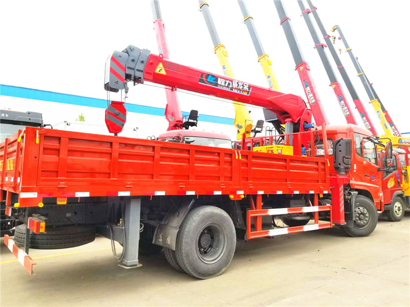 東風天錦單橋8噸隨車吊 東風天錦單橋8噸隨車吊