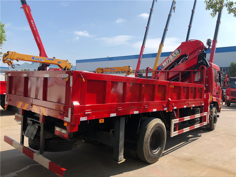 東風(fēng)單橋折臂12噸隨車吊 東風(fēng)單橋折臂12噸隨車吊