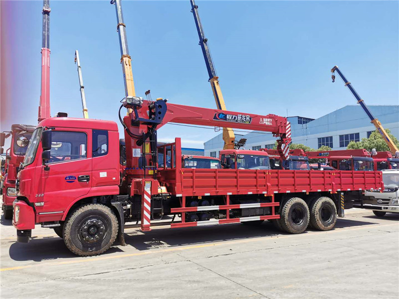 東風專底913后雙橋12噸隨車吊