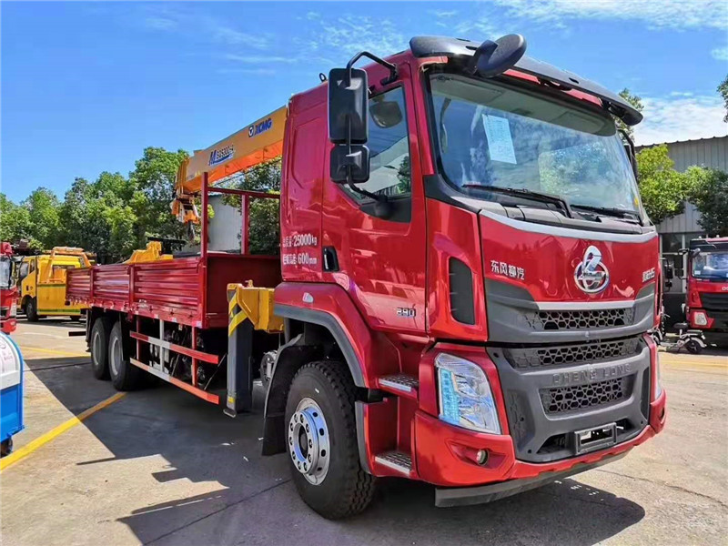 柳汽后雙橋徐工12噸隨車(chē)吊