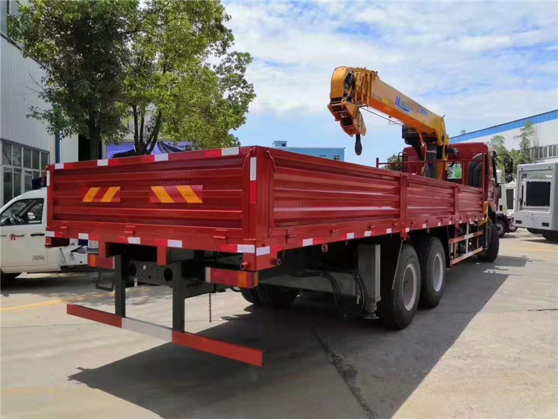 柳汽后雙橋徐工12噸隨車(chē)吊