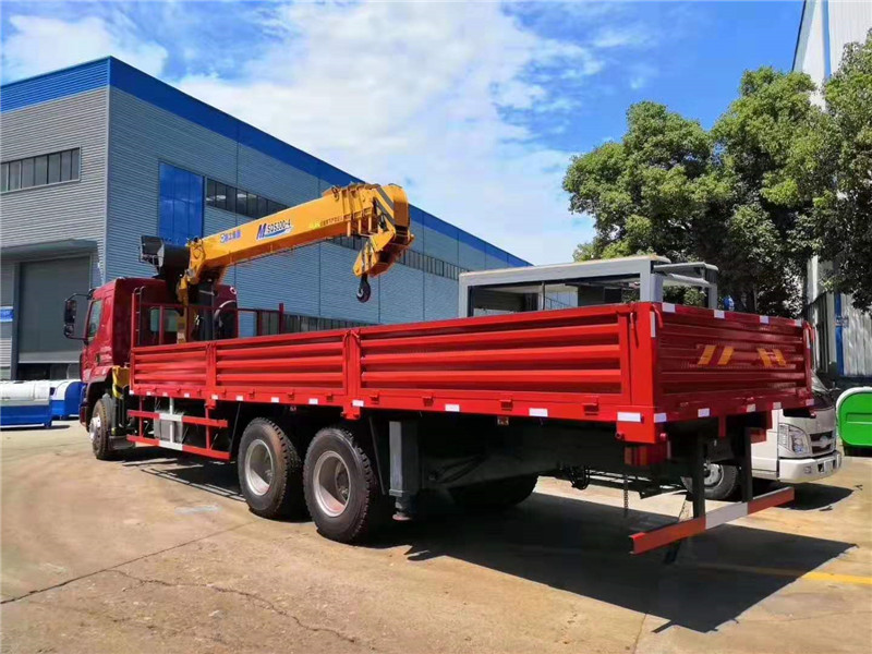 柳汽后雙橋徐工12噸隨車(chē)吊