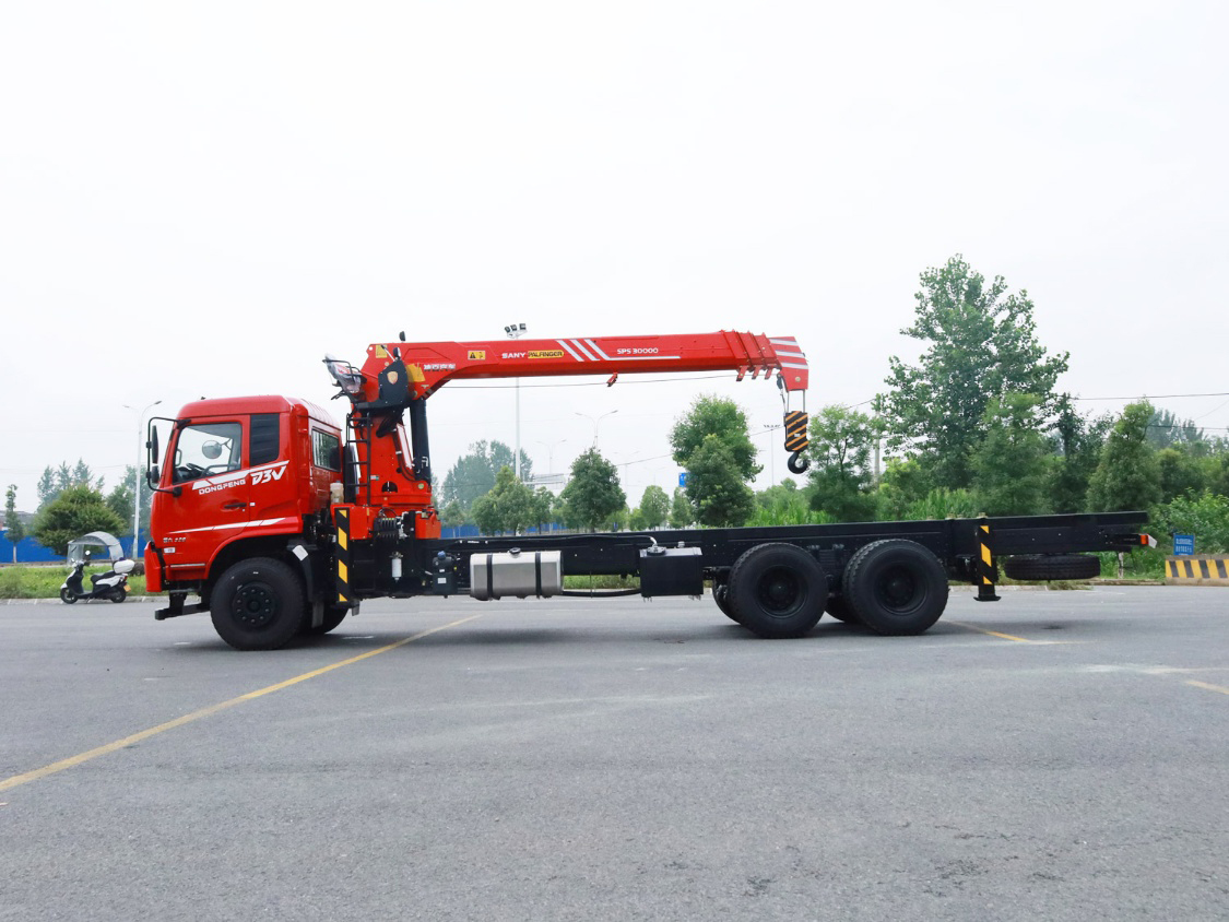 東風暢行D3V后八輪，上裝三一12噸