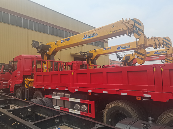 東風(fēng)暢行D7國(guó)六前四后八上裝徐工M系列14噸4節(jié)臂