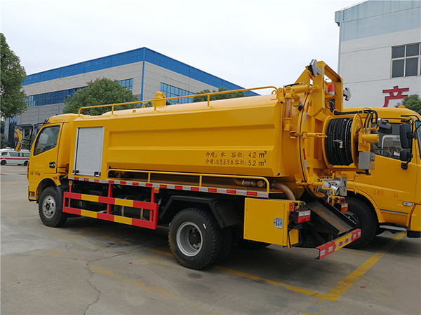 東風多利卡8.5方清洗吸污車 東風多利卡8.5方清洗吸污車