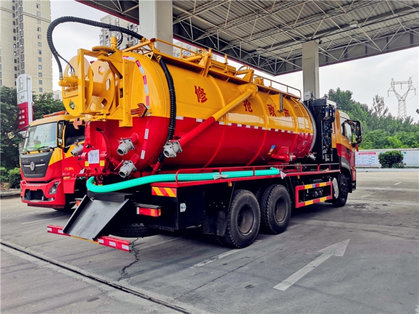 天龍后八輪清洗吸污車 天龍后八輪清洗吸污車