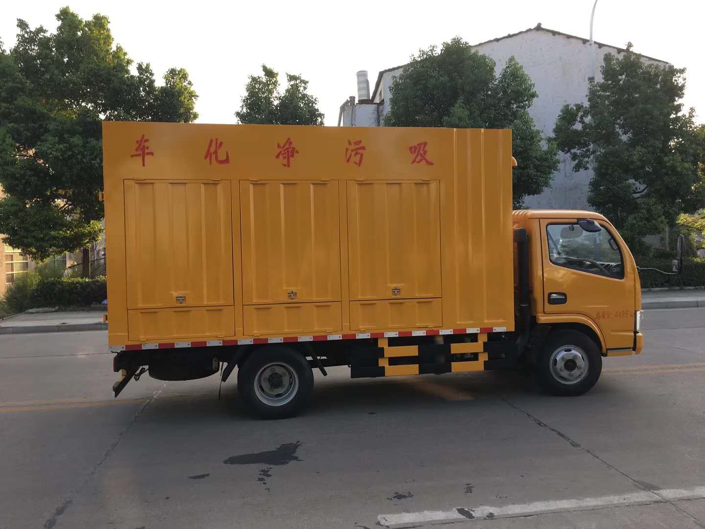 東風小多利卡吸污凈化車 東風小多利卡吸污凈化車