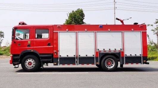東風(fēng)多利卡D9水罐消防車