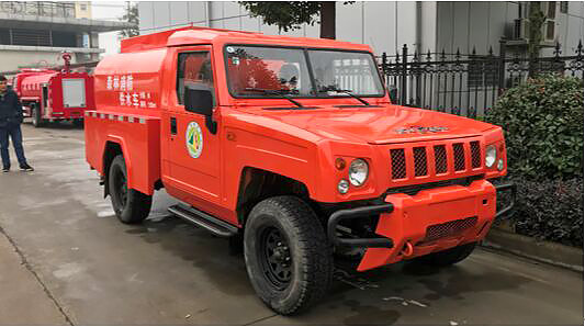 北汽四驅(qū)越野森林供水消防車(chē)